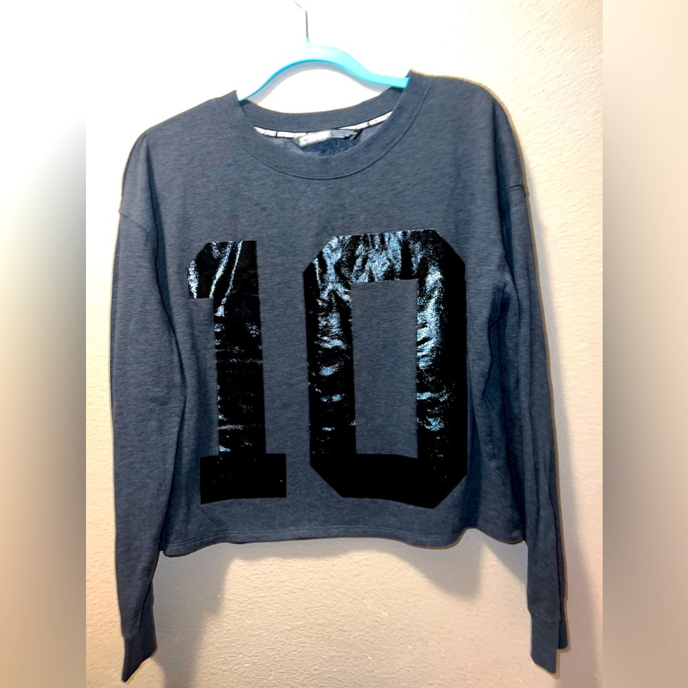 Victoria Secret crop sweater‎